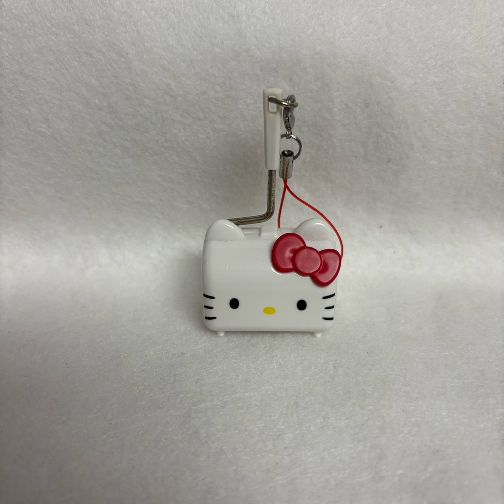 HELLO KITTY Mini Lint Roller Keychain White Cat
